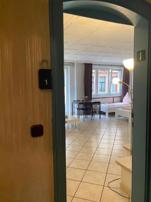 Central 3 Bedroom Apartment, Friesenstr Köln